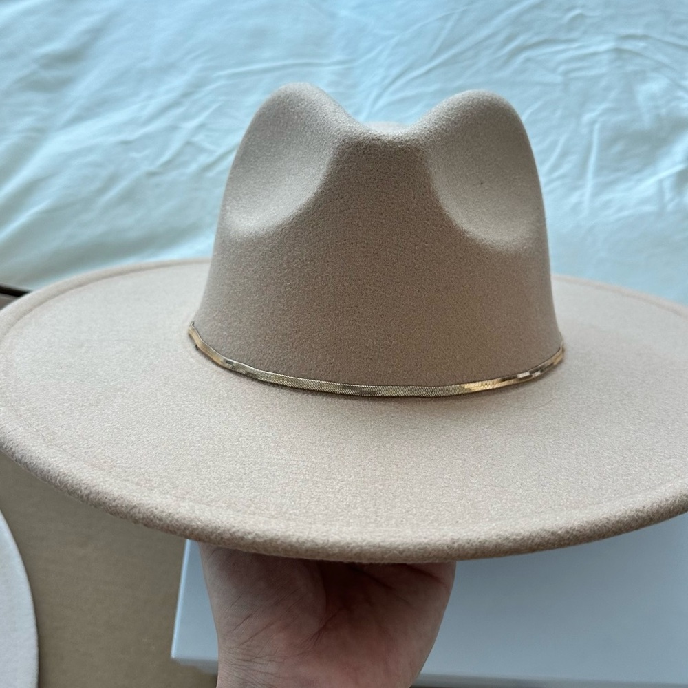 hat